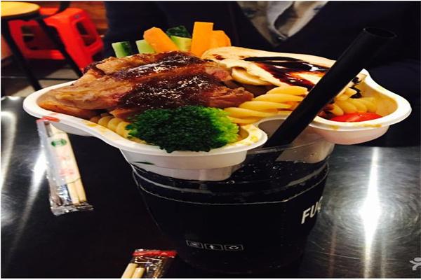 波斯曼哈顿牛排杯